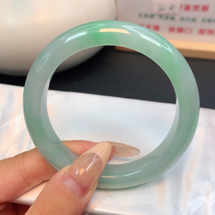 未镶嵌手镯翡翠01