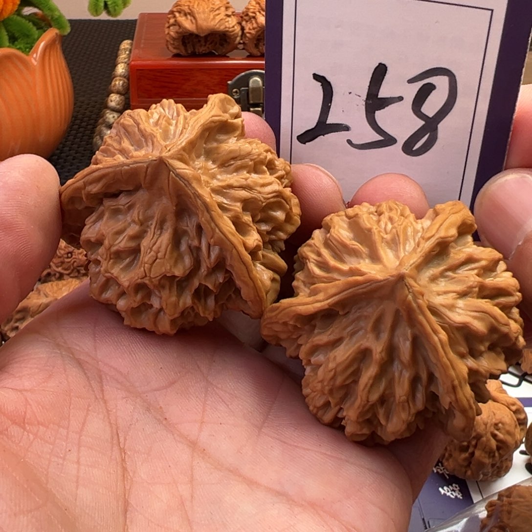 文玩核桃把件全品帝王三棱奔50尺寸258号