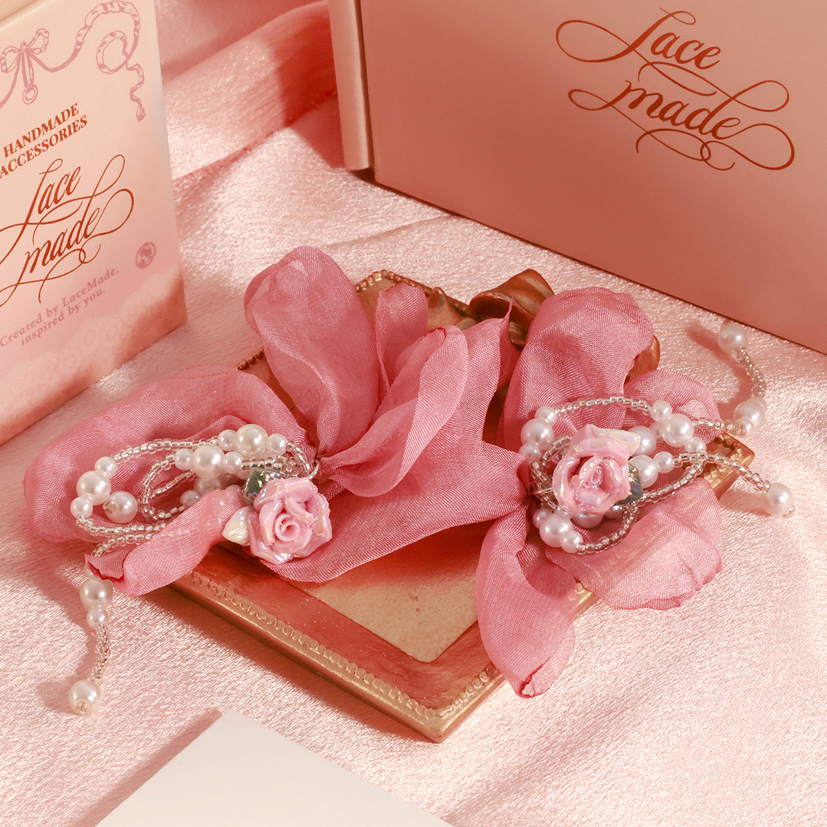 LaceMade 花间露 度假粉色甜美珍珠花瓣耳钉法式仙女圆脸显瘦耳饰