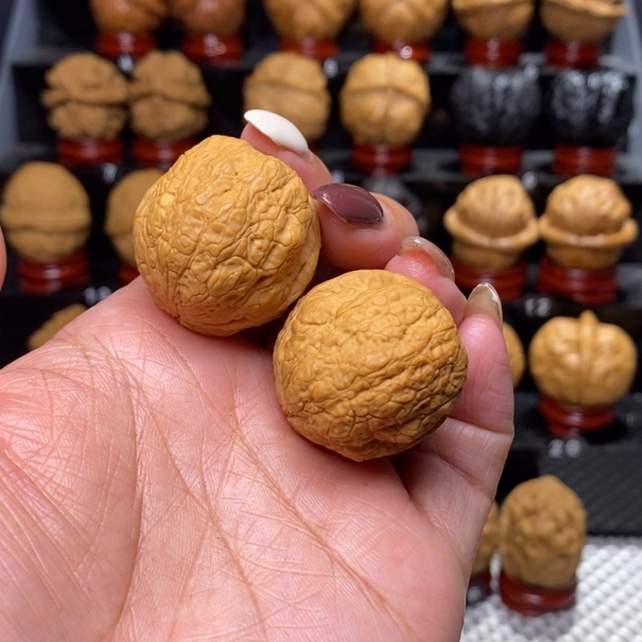 文玩核桃把件小霸王33尺…………106