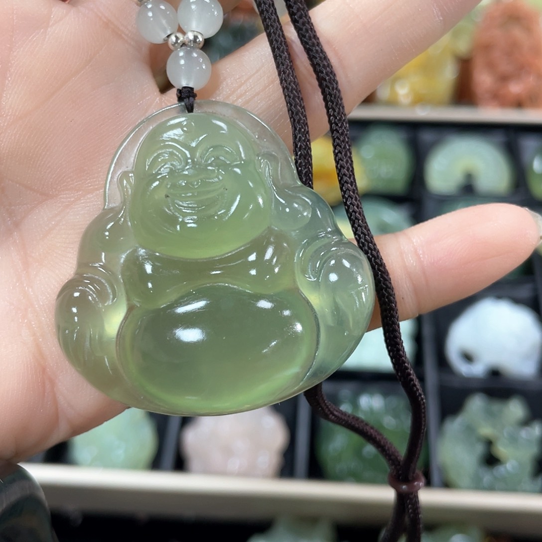 蛇纹石玉颈饰未镶嵌