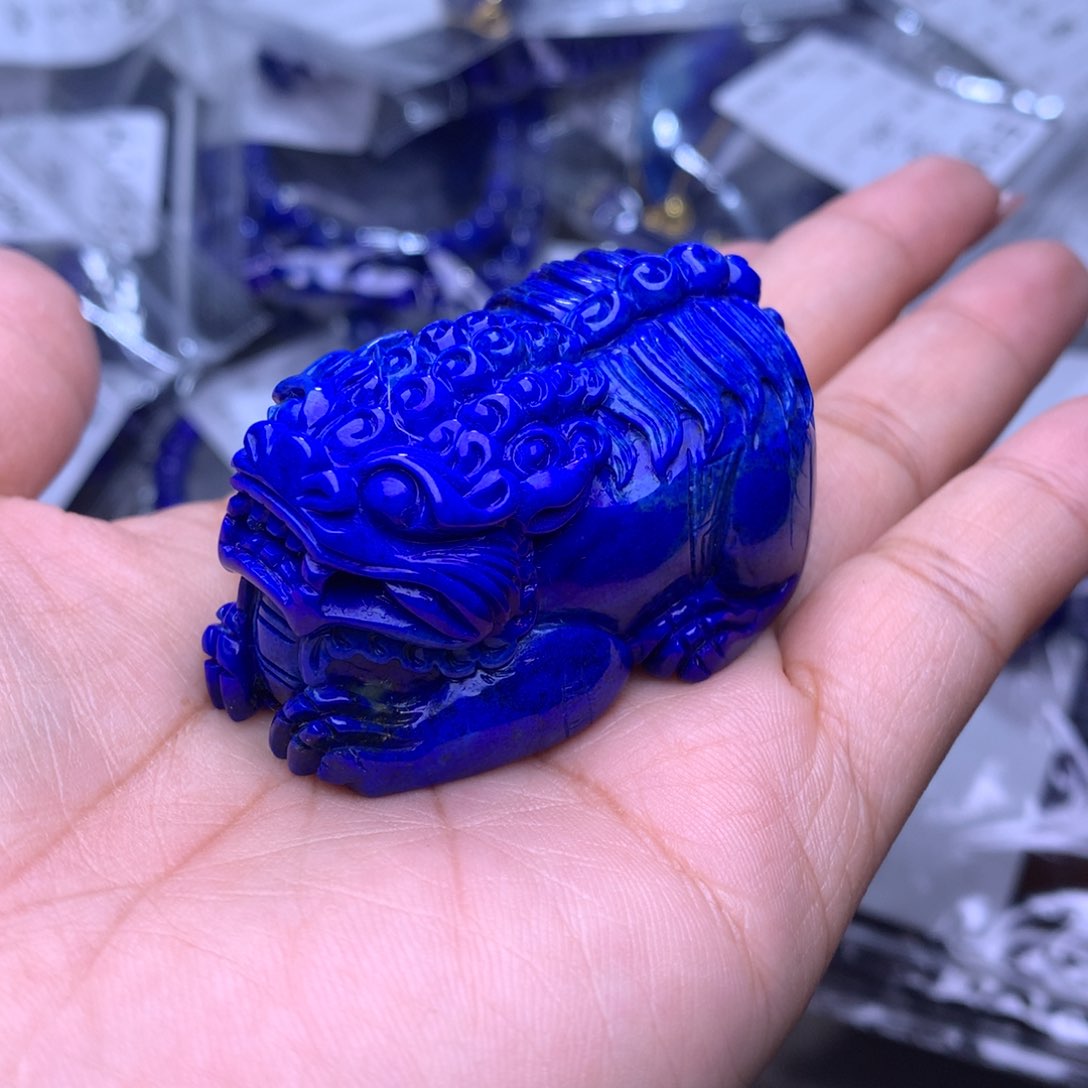 青金石颈饰未镶嵌梅****?