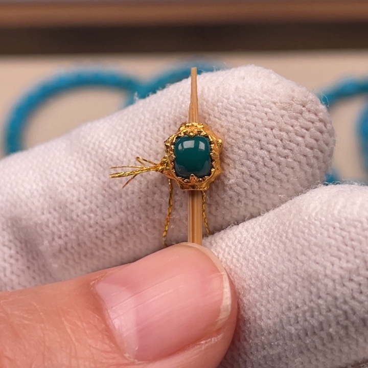 绿松石18K金镶嵌珠宝奇石