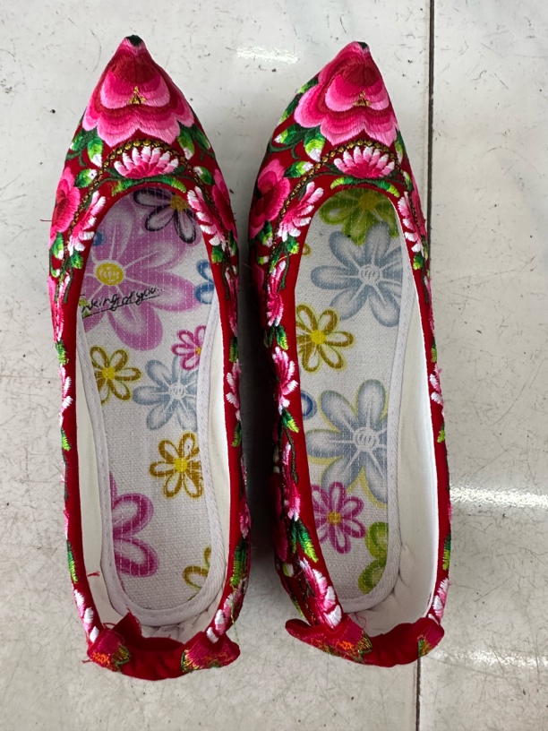 民族鞋子，绣花钱