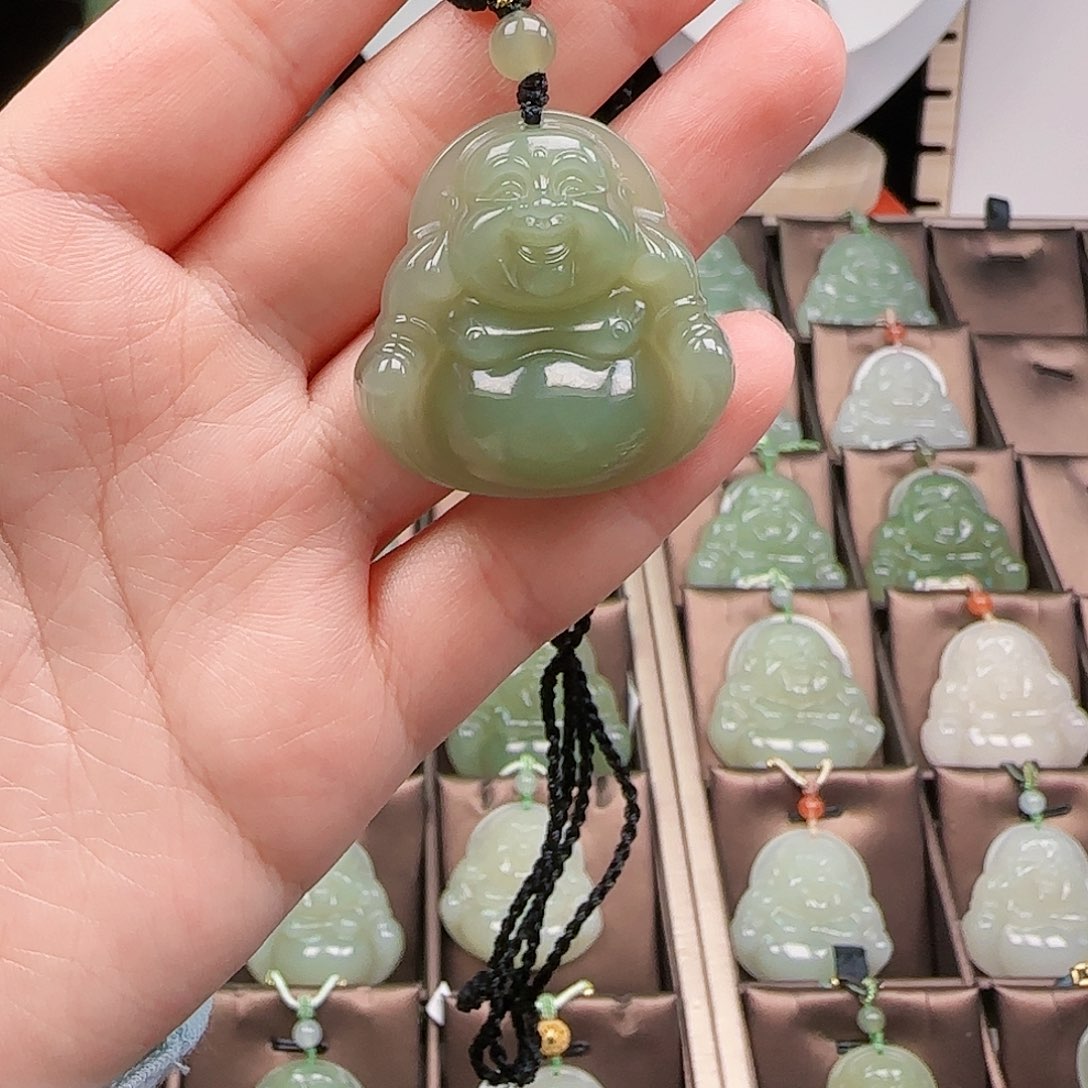 一***念和田玉未镶嵌颈饰