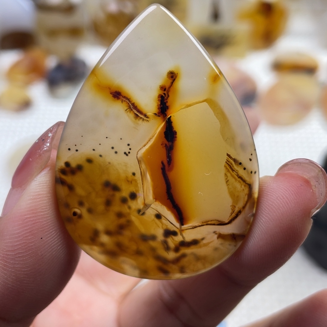 玛瑙/玉髓未镶嵌颈饰