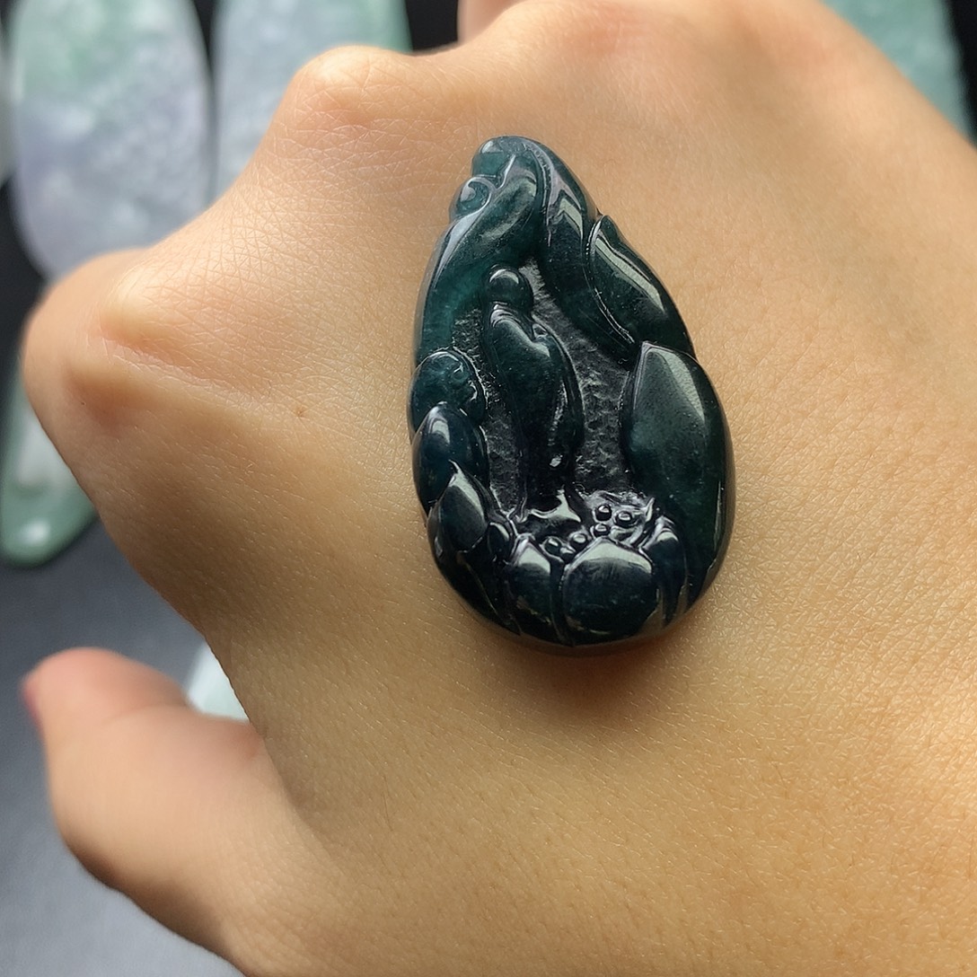 翡翠未镶嵌颈饰翡翠首饰