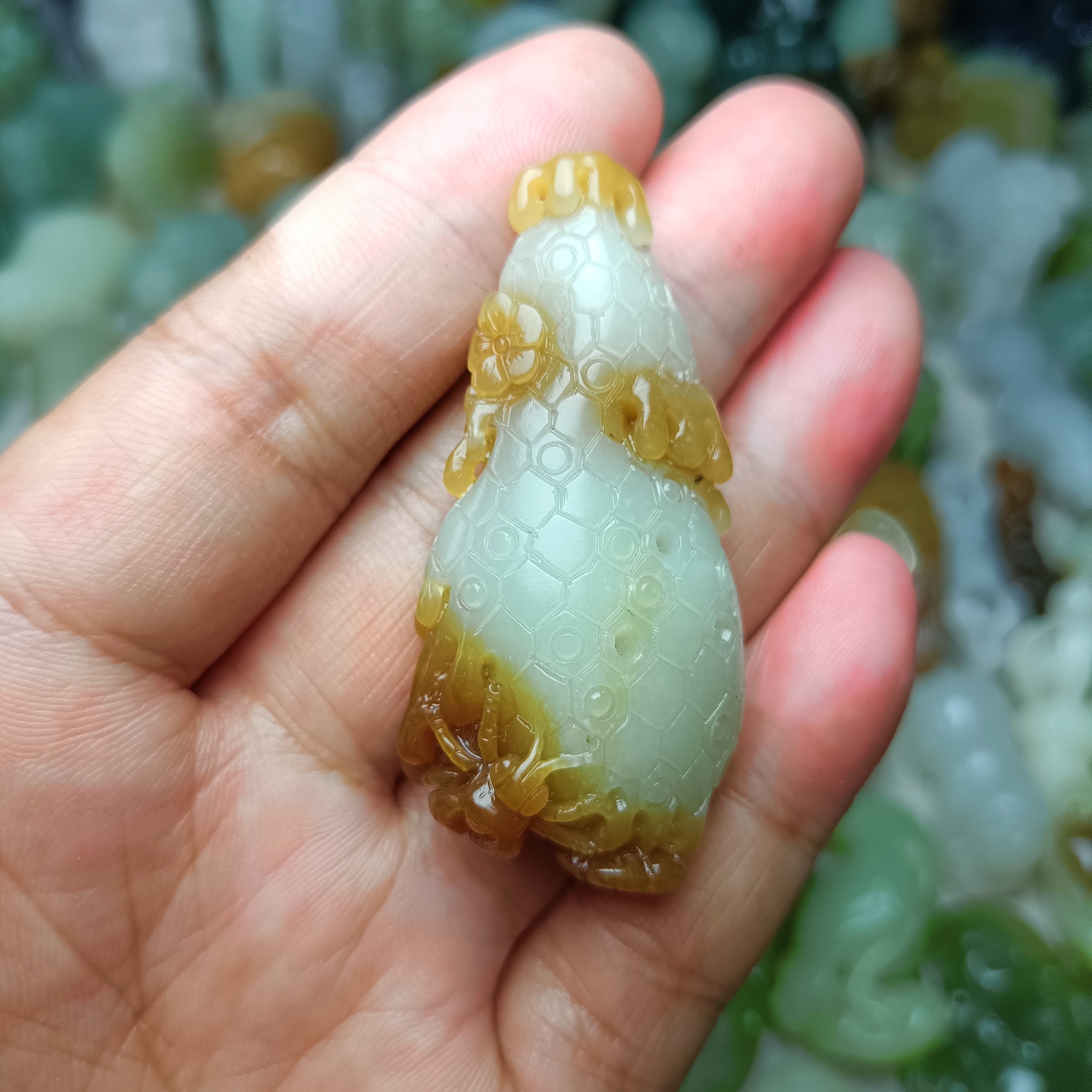天然和田玉新疆且末料金山糖白甜蜜蜜玉横挂件