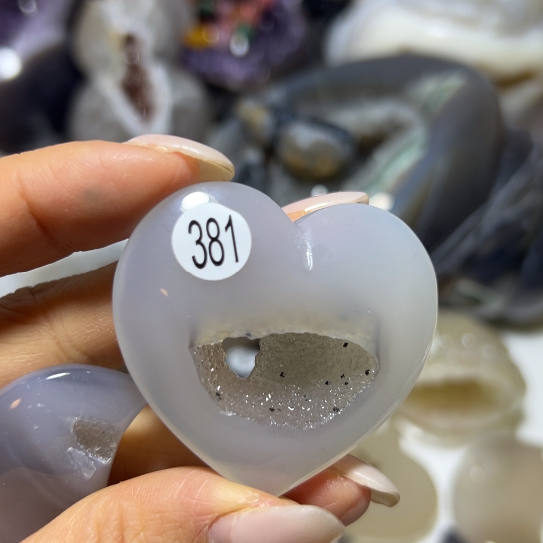 玛瑙/玉髓未镶嵌雕刻件