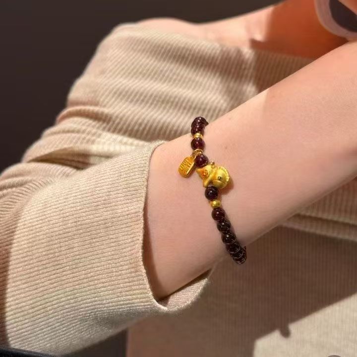 2026新品《小马福牌》石榴石单圈手串【款号426*】