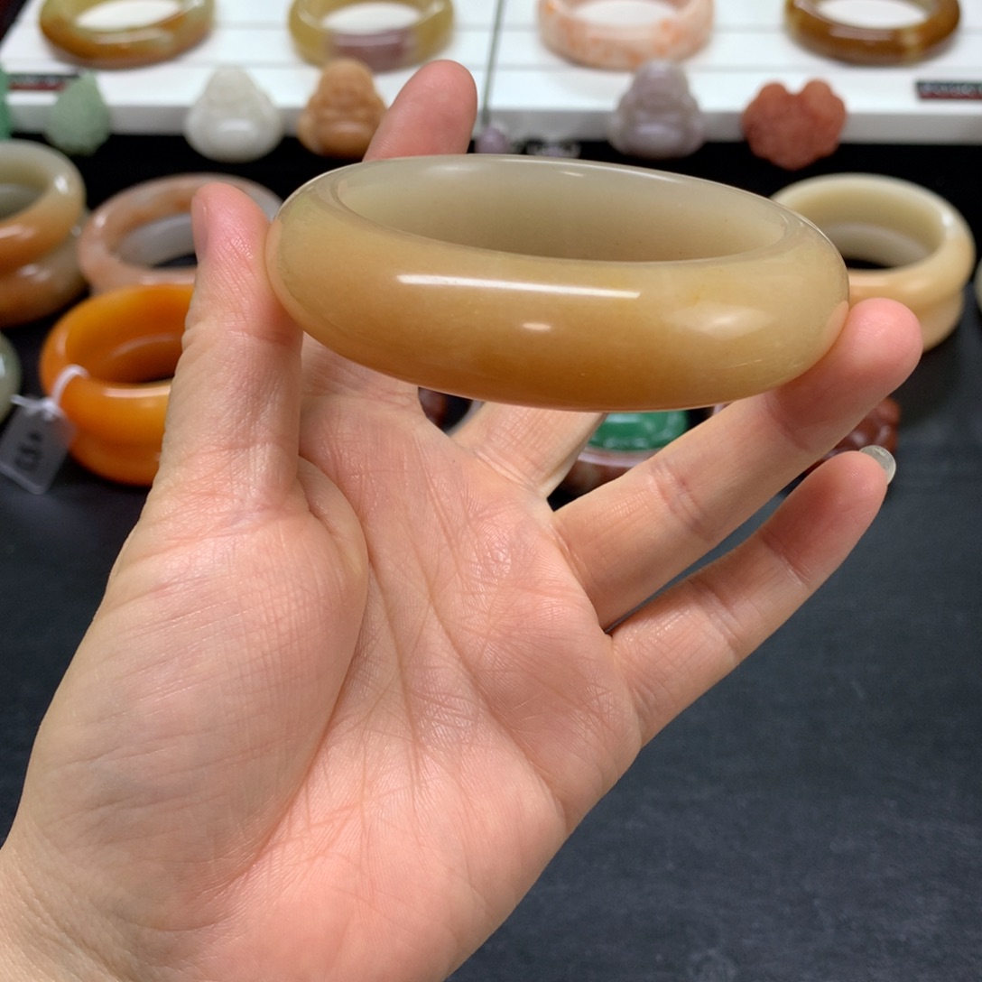 石英质玉手镯未镶嵌