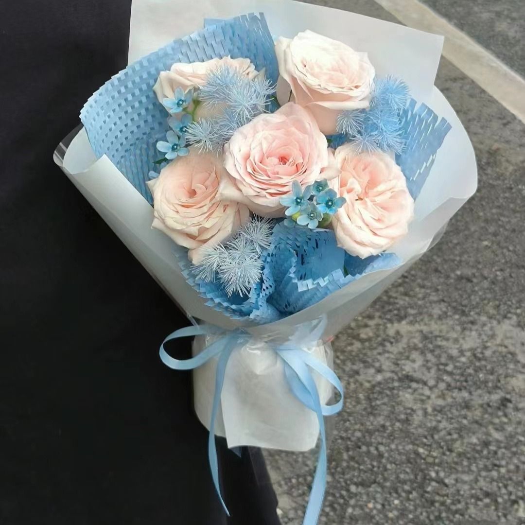 生日鲜花【捧花相见】5朵粉玫瑰混搭蓝星花蓬莱松网红见面小花束送女友送朋友送对象花店送花上门