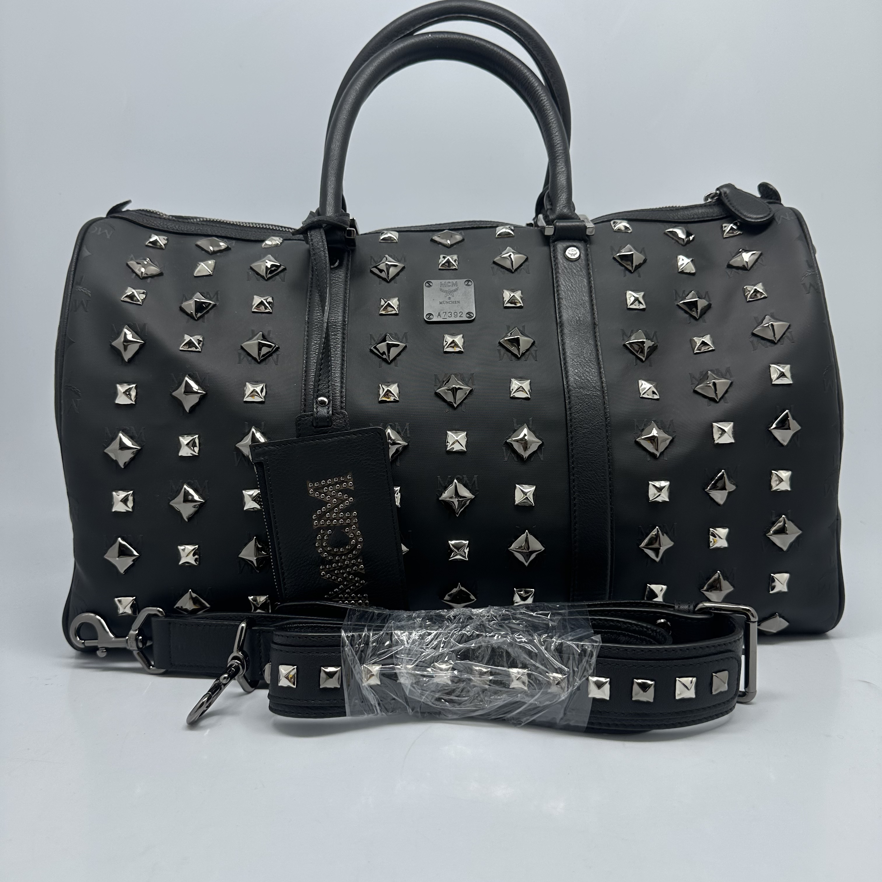 95新 MCM keepall45h黑色铆钉旅行袋6152