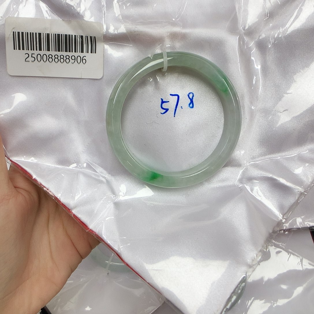 翡翠手镯未镶嵌天然缅甸翡翠手镯