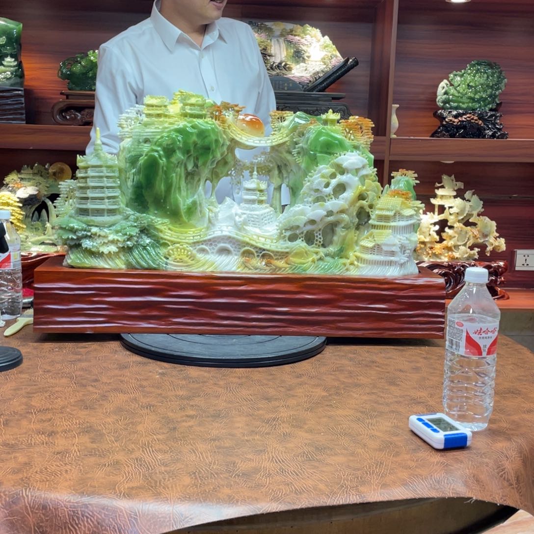 韵***色玉手工雕刻岫玉家居摆件