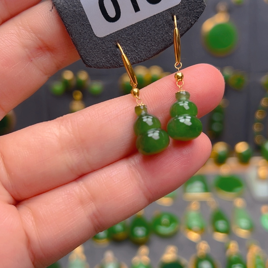 和田玉18K金镶嵌耳饰