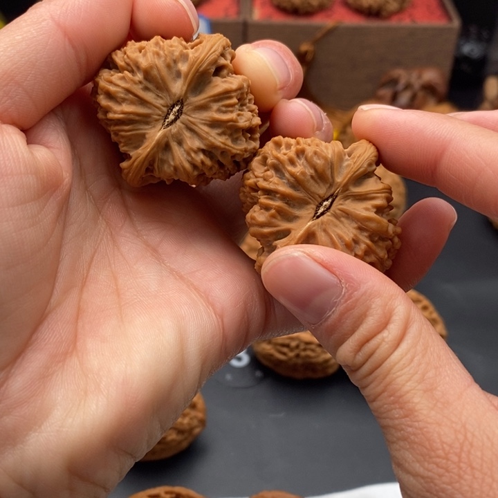 吊坠文玩核桃全家福