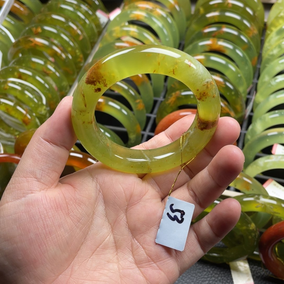 未镶嵌蛇纹石玉手镯有裂手镯特价不退不换