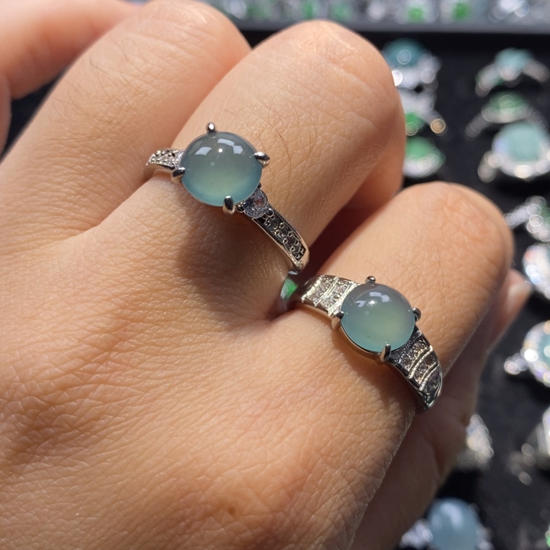 是****翡翠未镶嵌颈饰翡翠