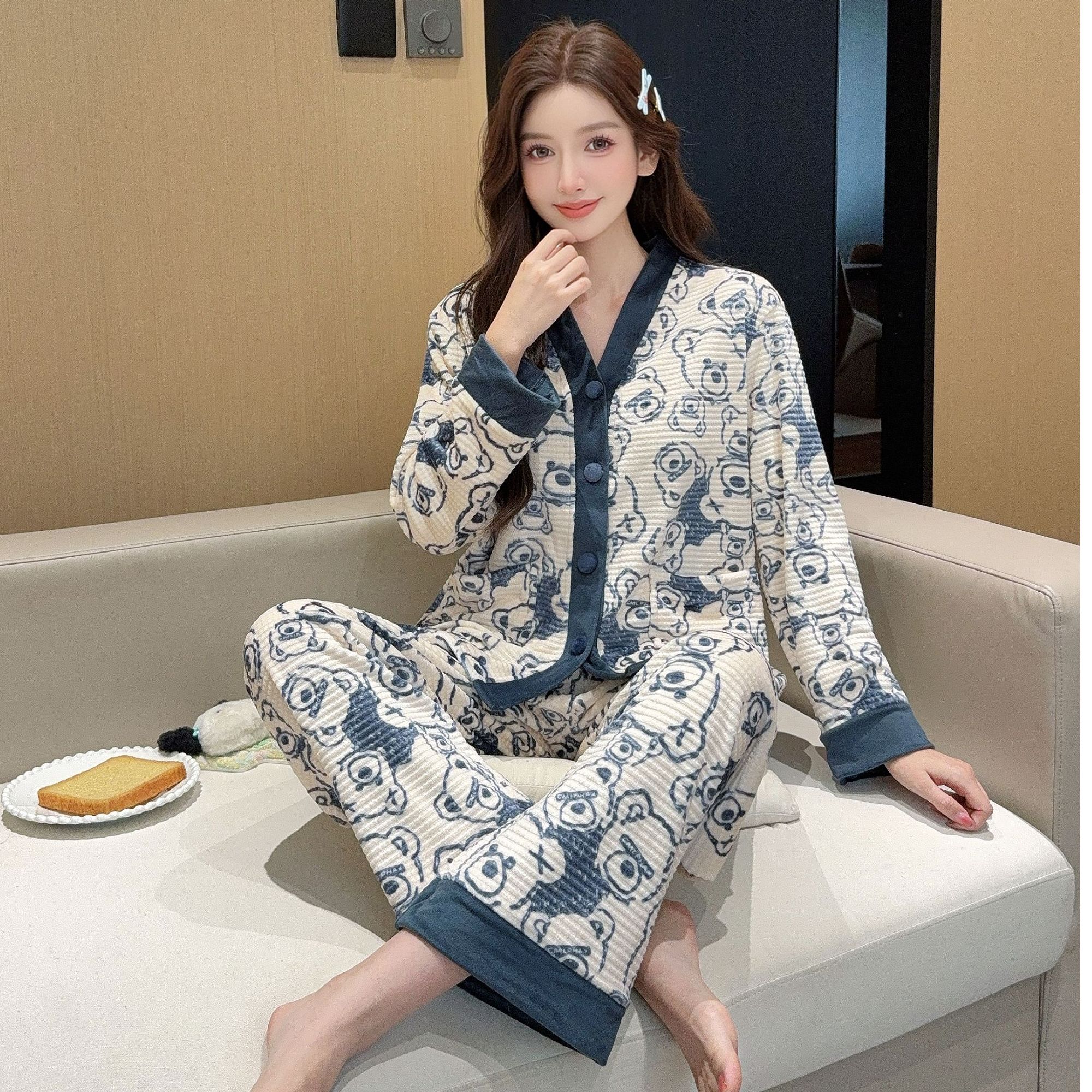 新款【机器熊-米粒】V领新款海岛绒睡衣女秋冬薄款家居服舒适套装