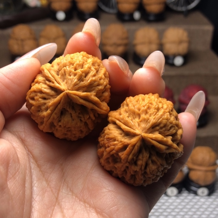 橄榄核吊坠24盘龙玉凤三棱