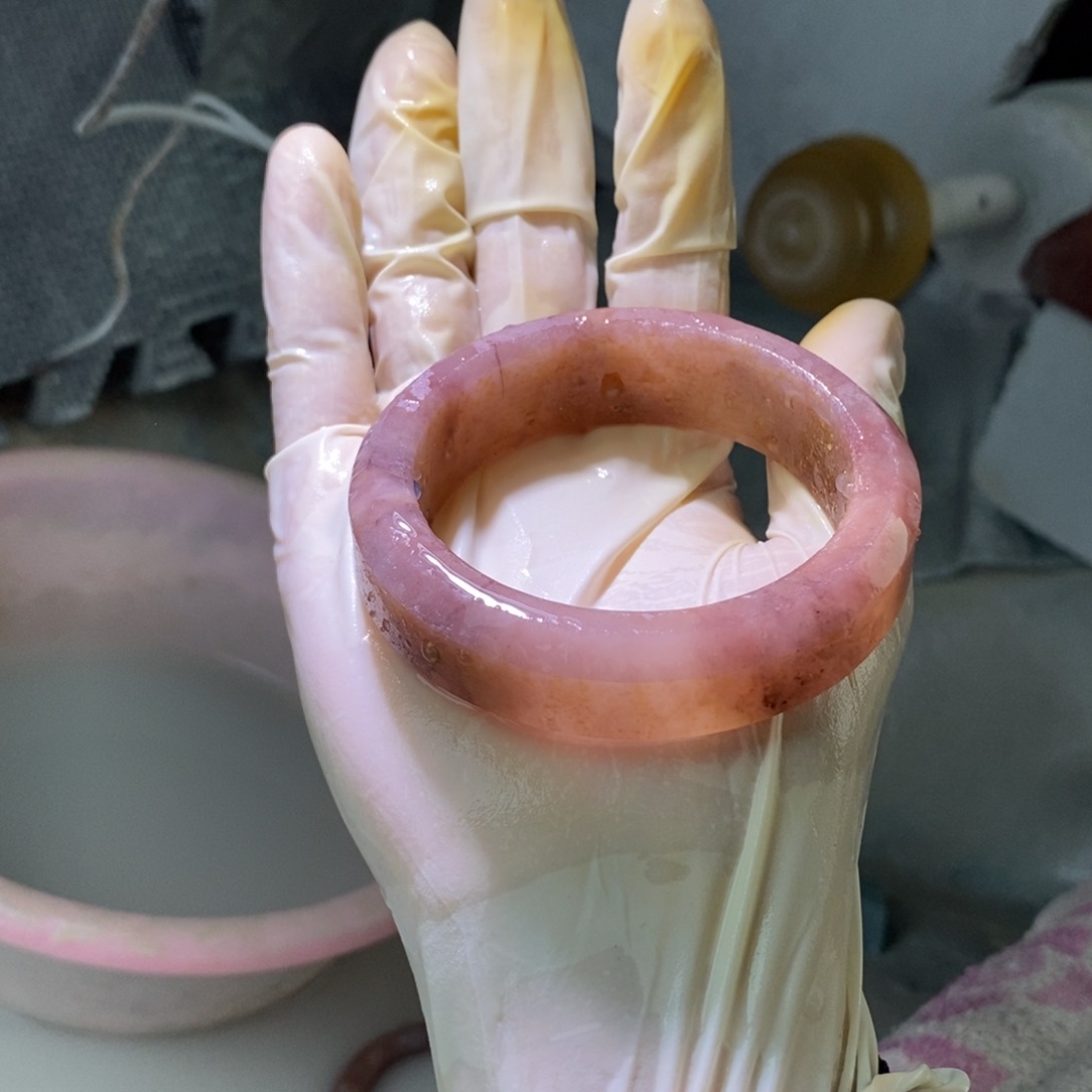 小***丽石英质玉未镶嵌手镯定制