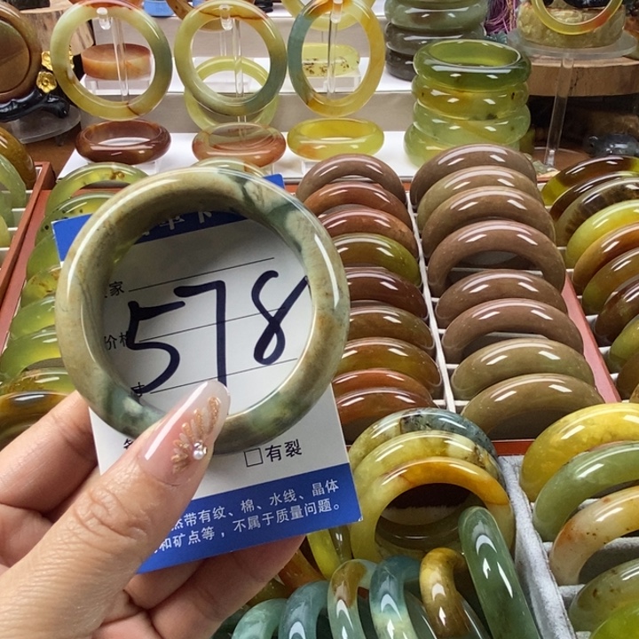 蛇纹石玉未镶嵌手镯52