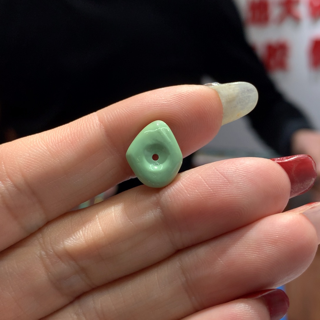 绿松石配饰未镶嵌