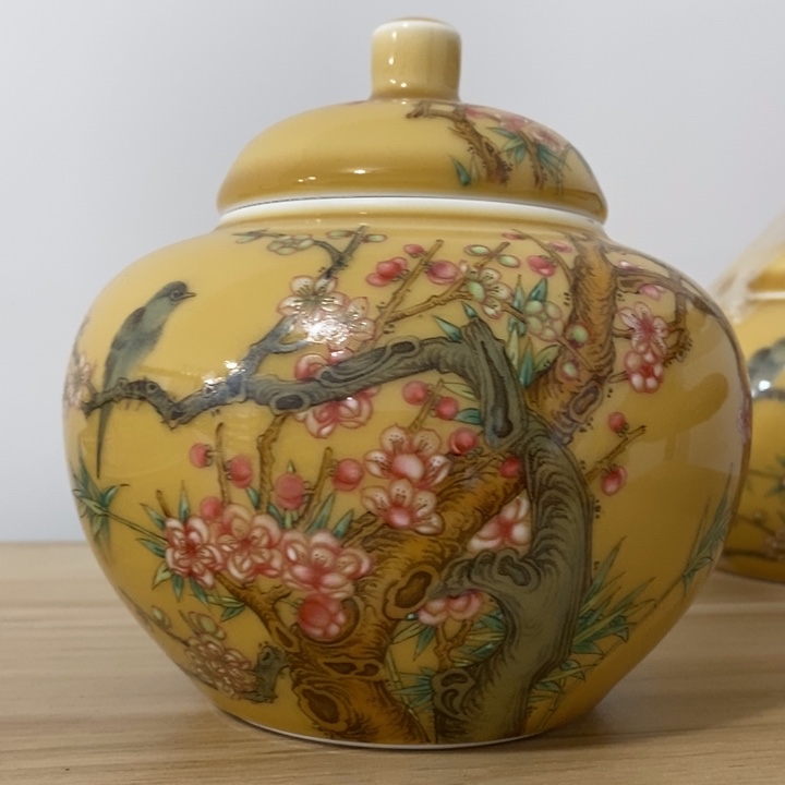 杯手绘粉彩花鸟作品