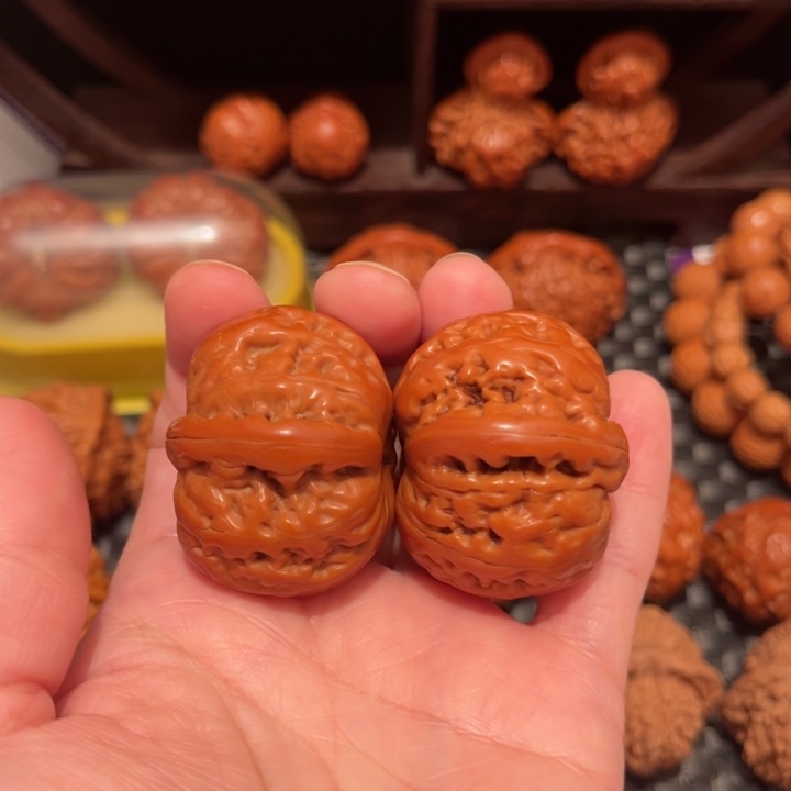 文玩核桃把件元宝