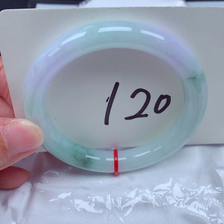 翡翠手镯未镶嵌翡翠