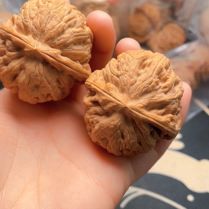 文玩核桃吊坠凤凰台一对