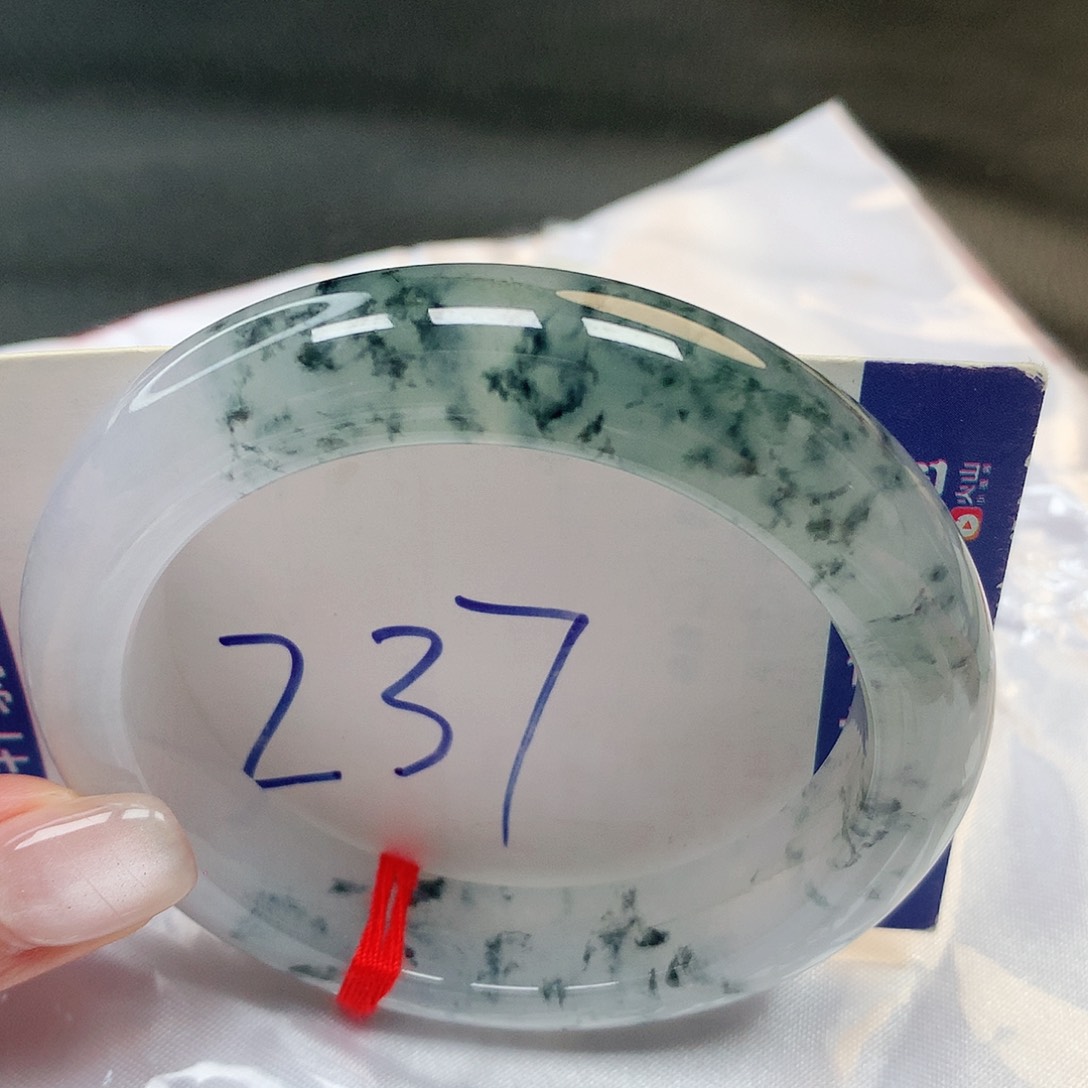 翡翠手镯未镶嵌翡翠手镯238号