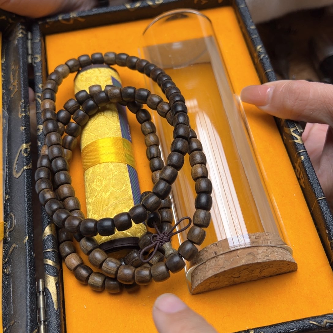 大叶紫檀（黑酸枝木类）