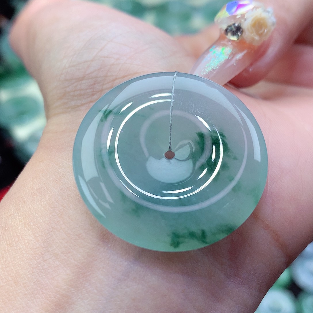 翡翠颈饰未镶嵌编号44。尺寸30.6-5.5