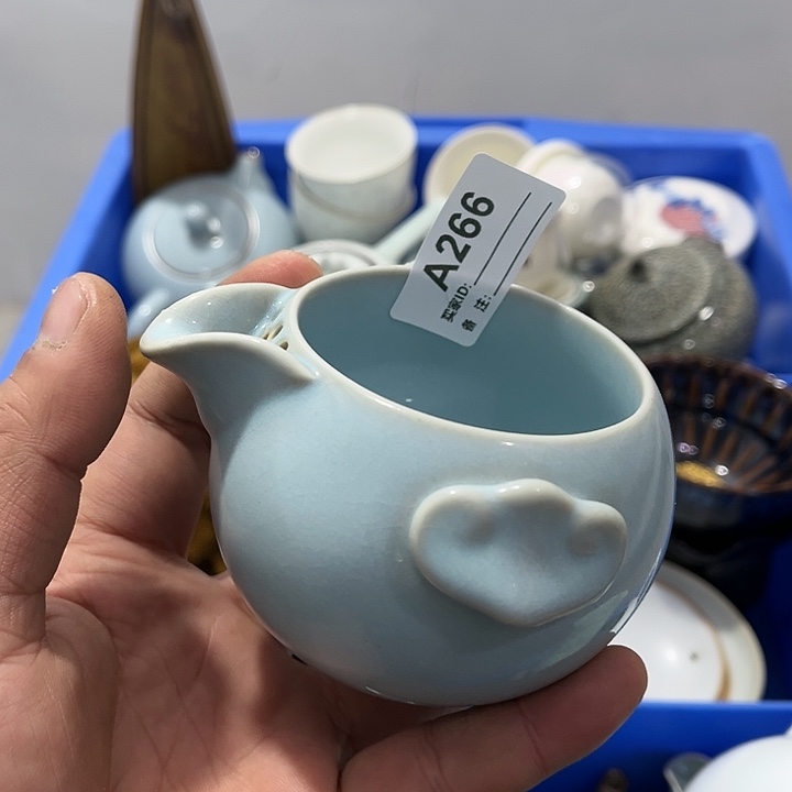 瓷片默认微瑕瓷器、茶具、壶、摆件，介意勿拍 