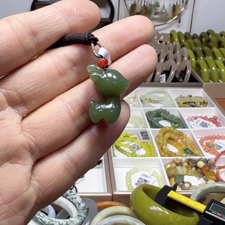 未镶嵌蛇纹石玉手链