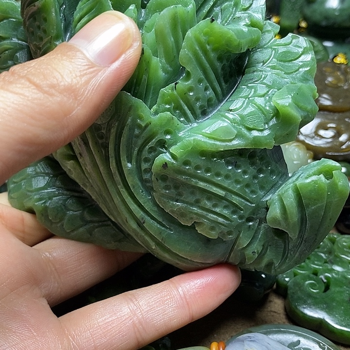 黑***卫和田玉未镶嵌颈饰