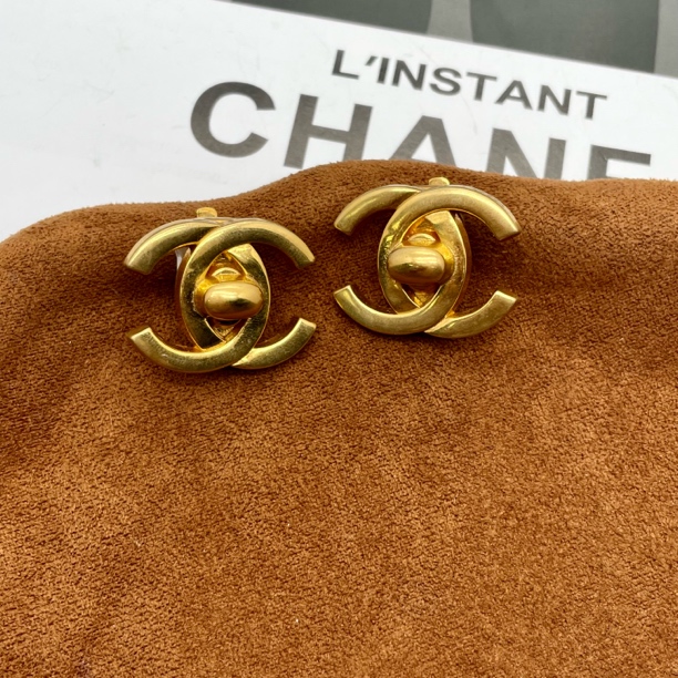 95新 Chanel/香奈儿 香奈儿书包扣大号耳夹/x07089