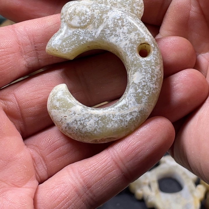 #***$和田玉未镶嵌颈饰