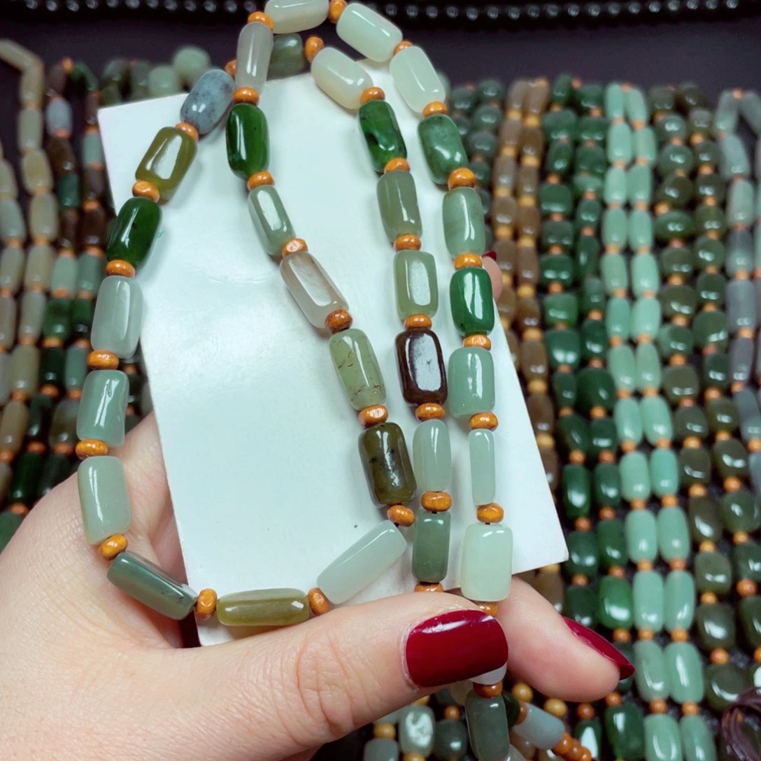 和田玉颈饰未镶嵌