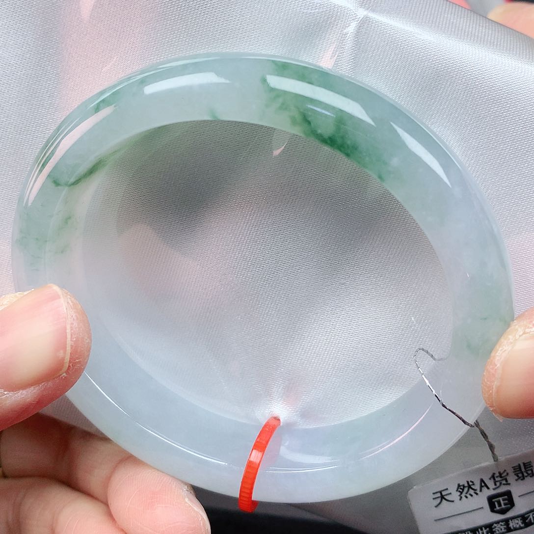翡翠手镯未镶嵌55贵