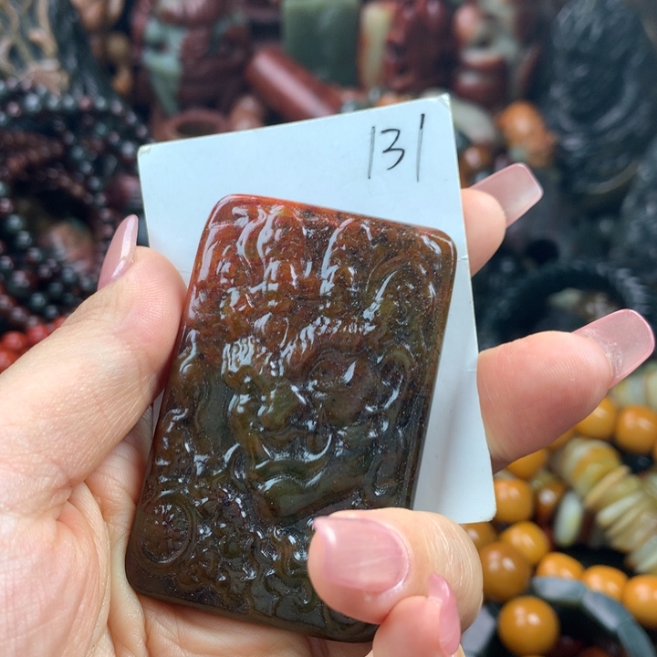 透闪石质玉未镶嵌珠宝奇石