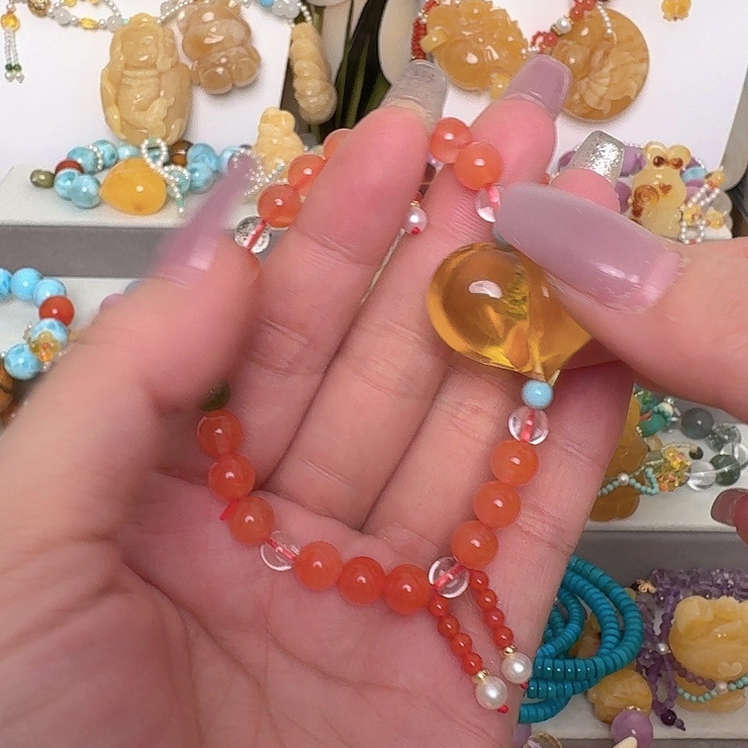 琥珀未镶嵌颈饰琥珀