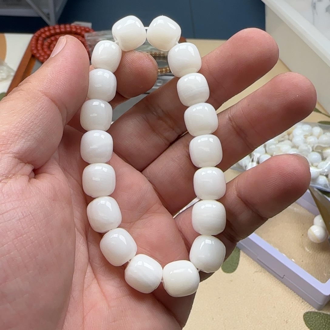 白玉菩提手串白色129