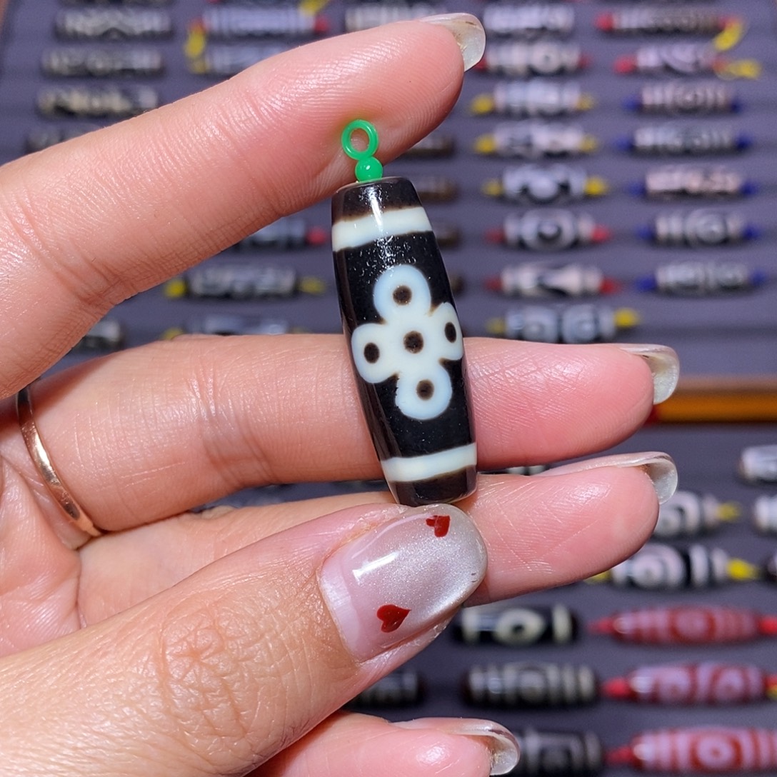 用***6玛瑙/玉髓未镶嵌颈饰