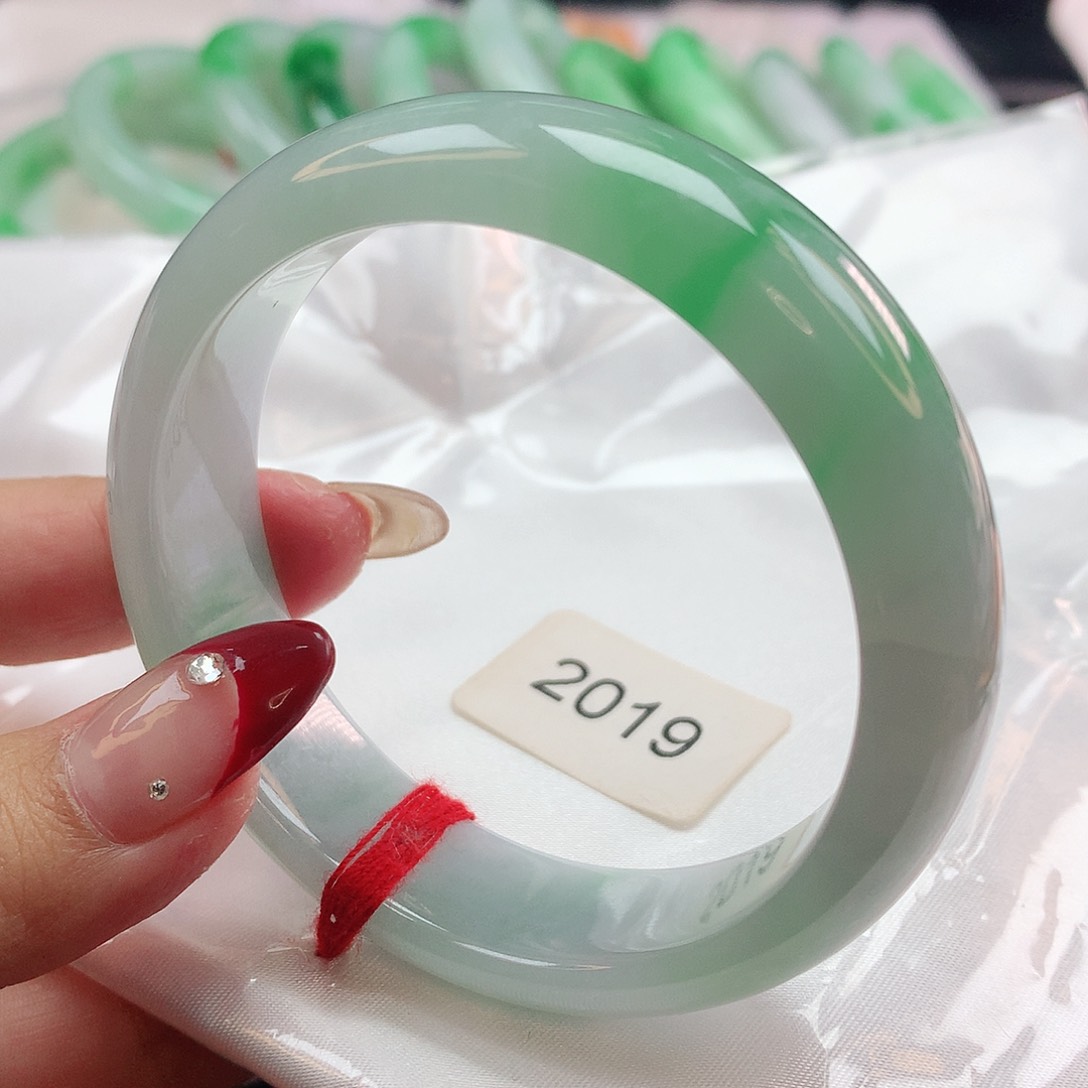 翡翠手镯未镶嵌默*2019正圈57