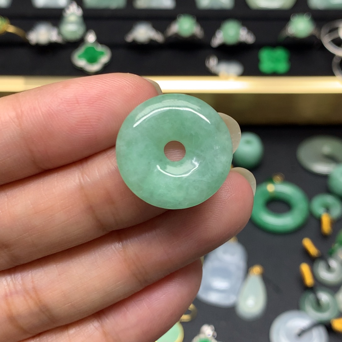 吊坠(不含链)未镶嵌翡翠有纹裂