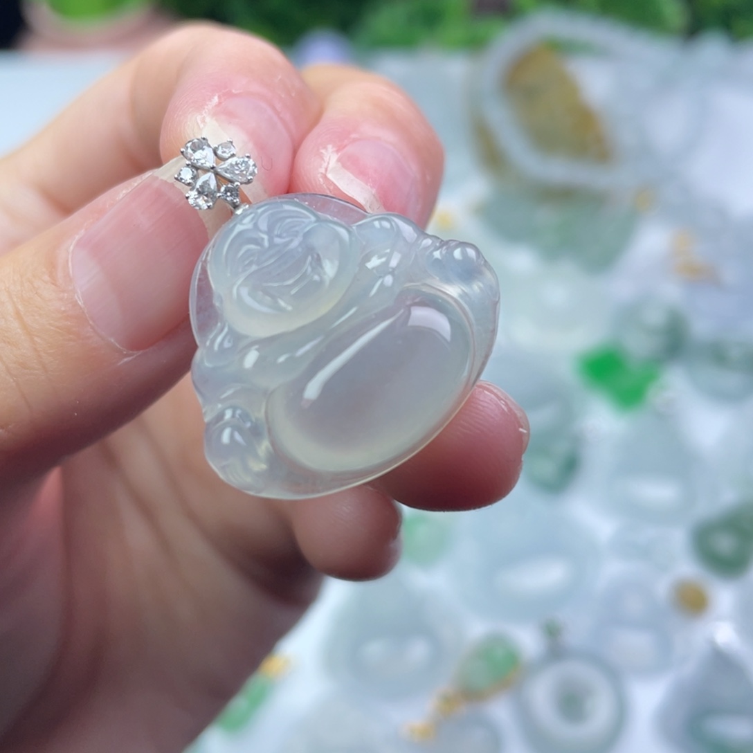 翡翠18K金镶嵌颈饰
