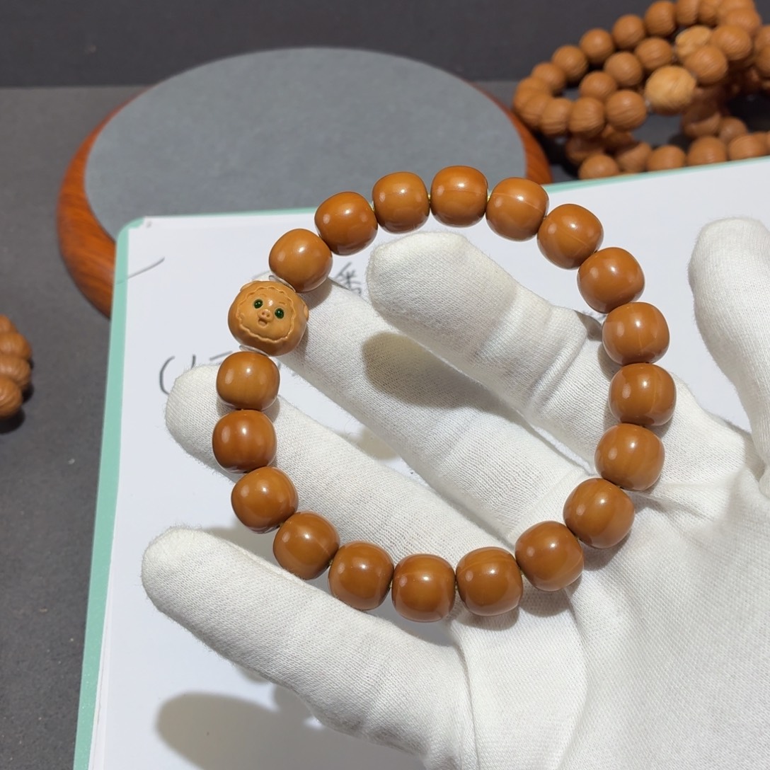 吊坠桃核龙岩加猪全品手串